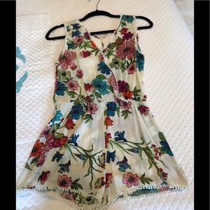 Deja Vu Floral T-Back Romper Size Small
